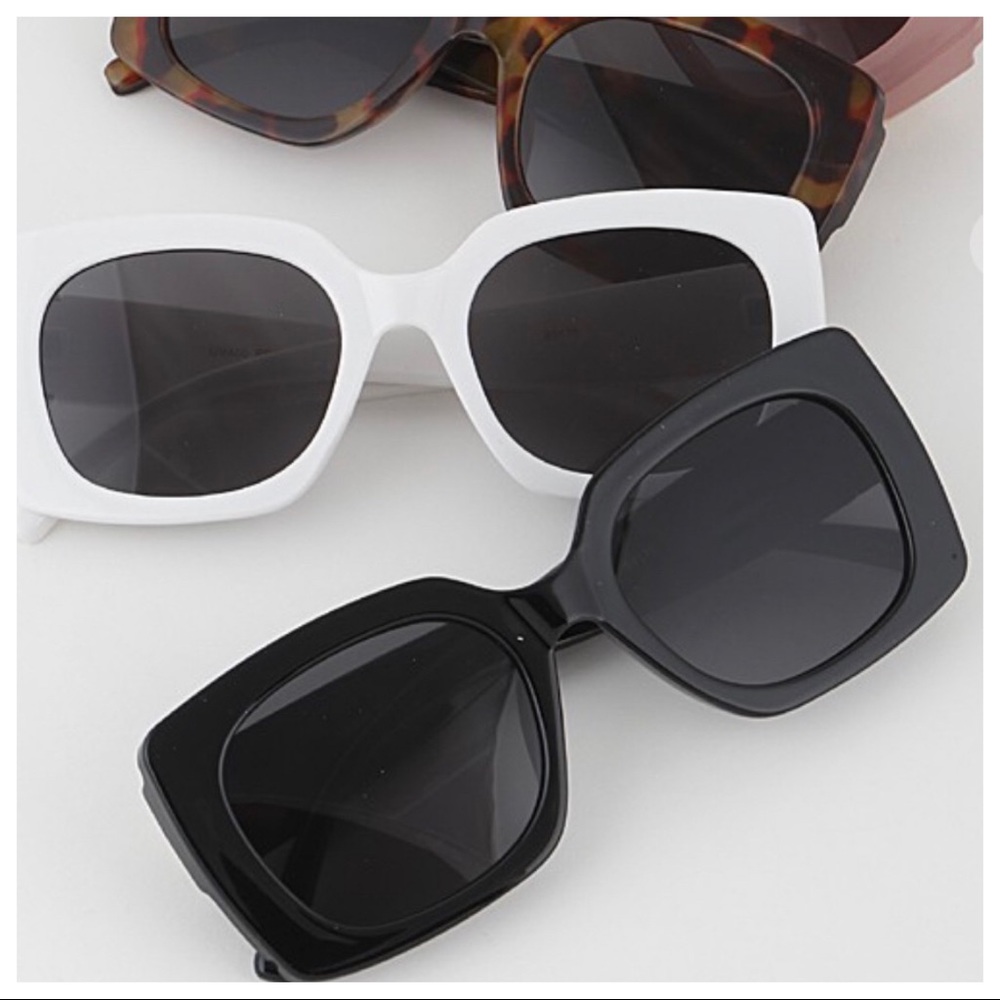 Retro Vintage inspired Thick Frame fabulous sunglasses